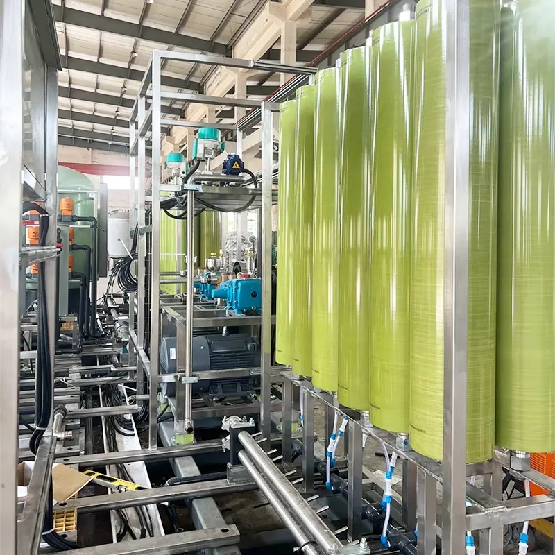 Equipamento industrial de dessalinização de água